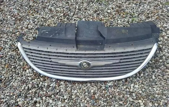 Chrysler Voyager Front grill 04857410
