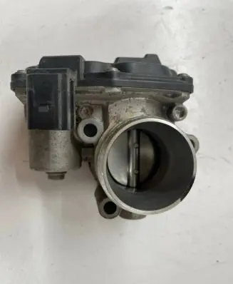 Ford Focus Throttle valve cm5g-9f991-fa