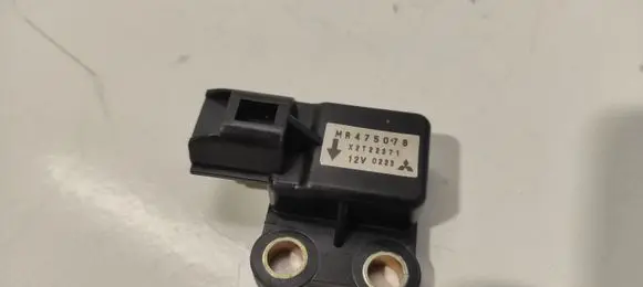Mitsubishi Pajero Airbag deployment crash/impact sensor MR475078 X2T22371 0223
