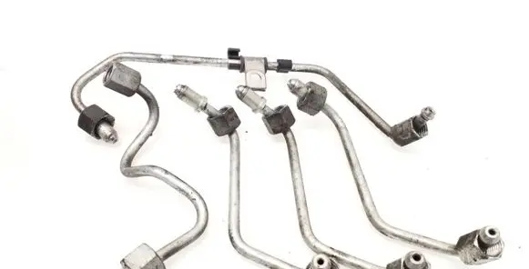 Fuel injector supply line/pipe