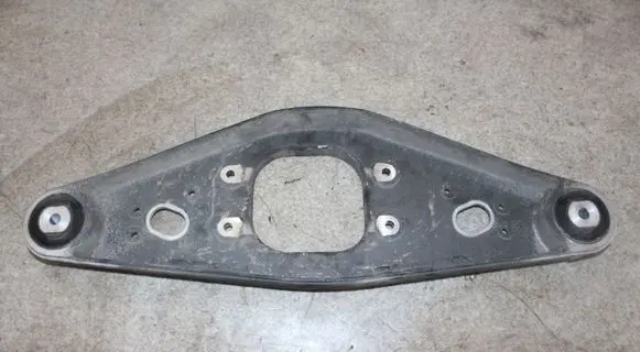 Mercedes-Benz SL R230 Rear differential/diff mount bracket A2303521806