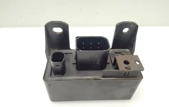 Coolant fan relay