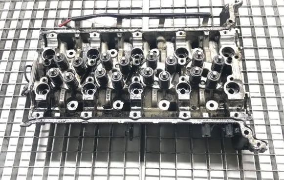 Jaguar X-Type Engine head QJBA