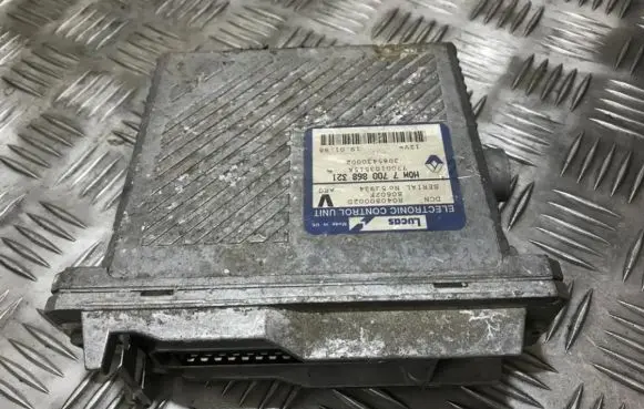 Volvo S40, V40 Engine control unit/module hom7700868321 r04080002d
