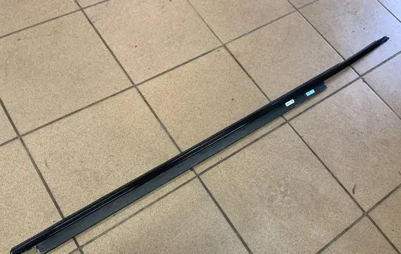 Audi S5 Facelift Front door glass trim molding 8T0853284H