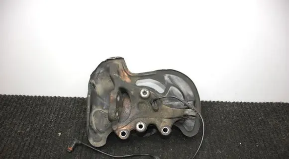 Mercedes-Benz C W204 Front wheel hub 20402 A20402