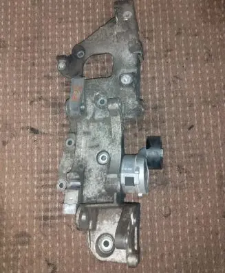 Peugeot 4007 Generator/alternator bracket 9661297180