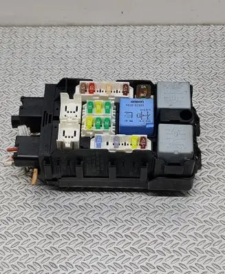 Citroen C4 II Fuse module 9665492680