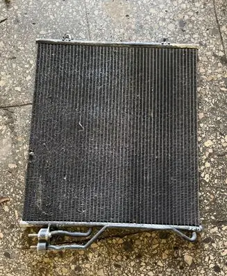 Jeep Cherokee A/C cooling radiator (condenser)