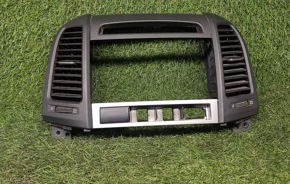 Hyundai Santa Fe Dash center air vent grill 974202B900