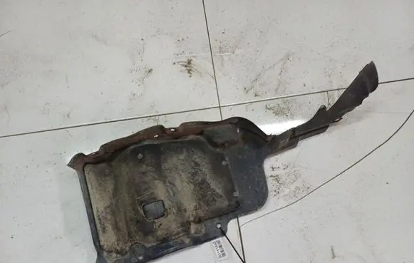 Toyota Corolla Verso AR10 Engine splash shield/under tray
