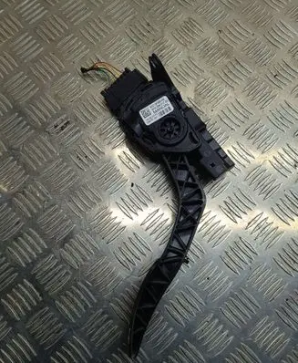 Ford Turneo Courier Accelerator throttle pedal 8V219F836AB C95YE04 6PV00951720