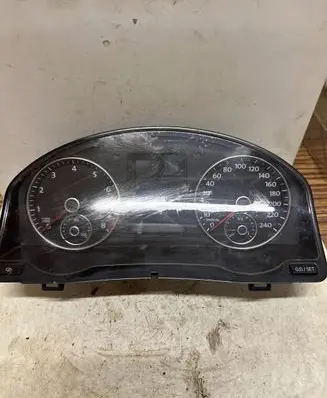 Volkswagen Golf V Speedometer (instrument cluster) 5M0920870D VD104806 0973923733