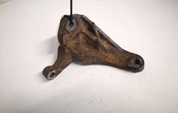 Engine mount bracket