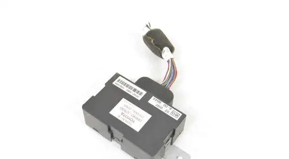 Toyota RAV 4 (XA20) Alarm control unit/module 0819012930 7245314