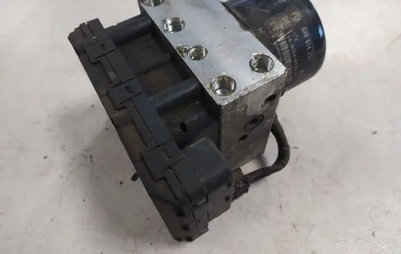 Volkswagen Polo III 6N 6N2 6NF ABS Pump 6X0907379B 6X0614117