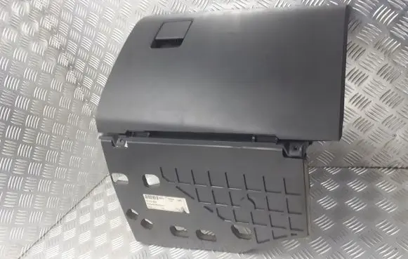 Opel Signum Glove box 13151852