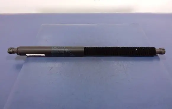 BMW X3 E83 Shock absorber/damper mounting bracket 7397319
