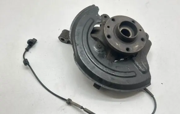 Renault Kangoo II Front wheel hub 8200756273