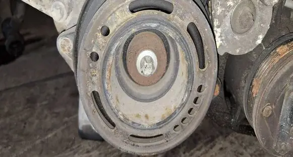 Opel Astra H Crankshaft pulley
