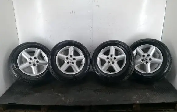 Nissan Qashqai R16 alloy rim 