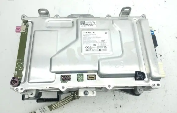 Tesla Model 3 Voltage converter inverter 168127105D