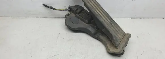 Volkswagen PASSAT B6 Accelerator throttle pedal 1K1723503L 6PV00860001