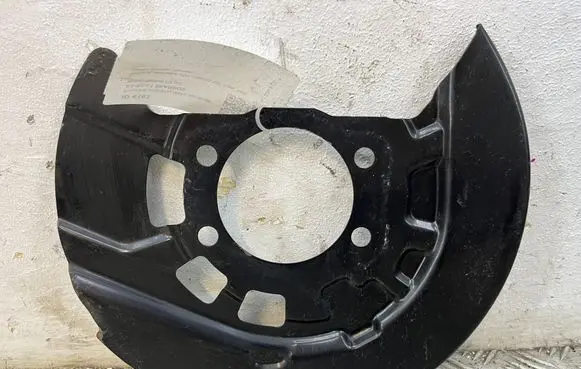 Nissan Qashqai J12 Front brake disc dust cover plate 