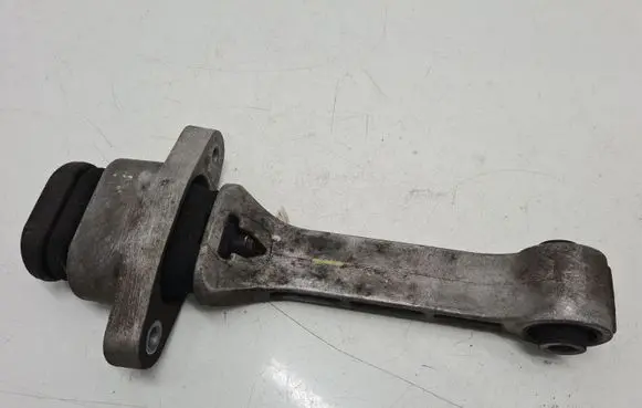 Hyundai Santa Fe Engine mount bracket 219502W000
