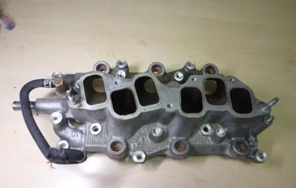 Lexus RX 300 Intake manifold VD1649