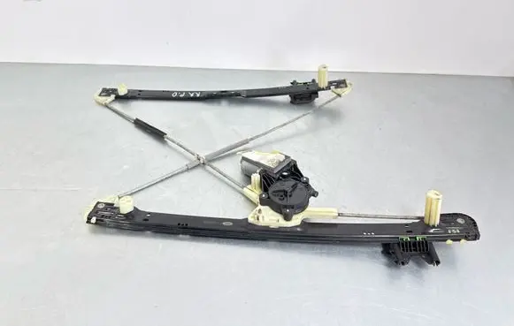 Land Rover Range Rover Sport L494 Front door window regulator with motor DK6223200AE 0130822783
