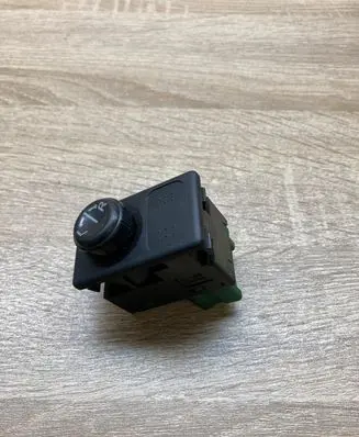 Nissan Primera Wing mirror switch NISSANMIRRORSWITCH