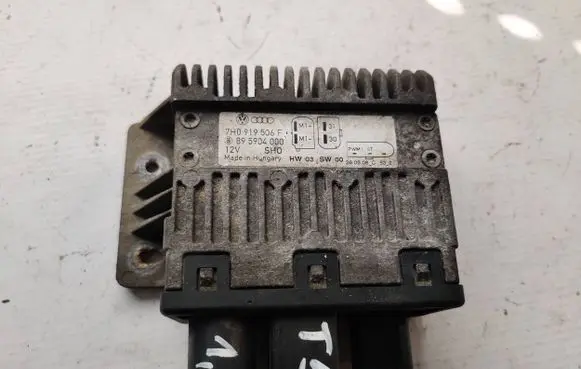 Coolant fan relay