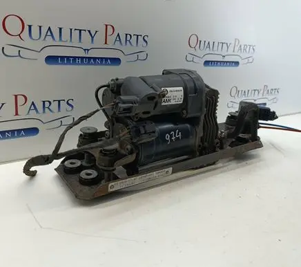 BMW 5 E60 E61 Air suspension compressor/pump 6777827