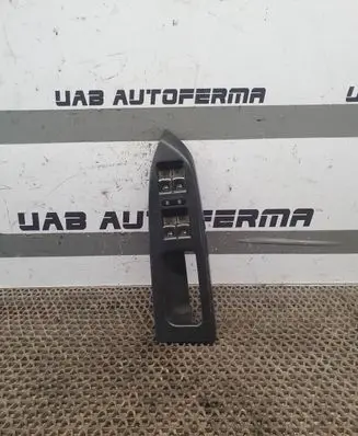 Volkswagen Touran II Electric window control switch 1T1867371H