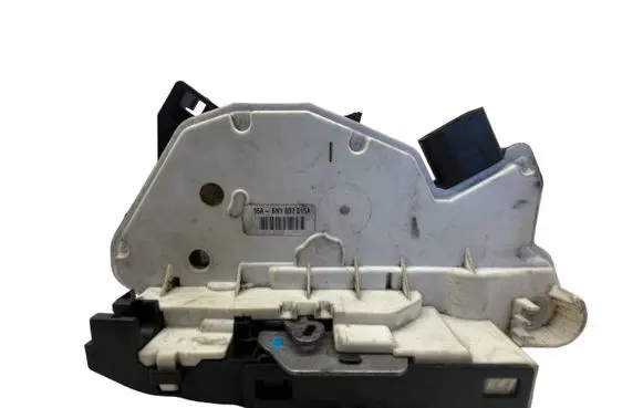 Volkswagen Scirocco Front door lock 5N1837015A