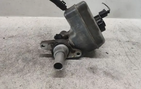 Volkswagen PASSAT B6 Master brake cylinder