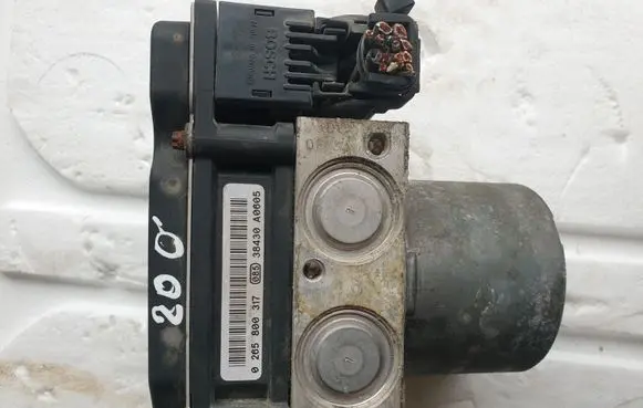 Renault Megane II ABS Pump 0265231300 8200038695 0265800317