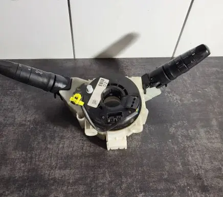 Wiper turn signal indicator stalk/switch