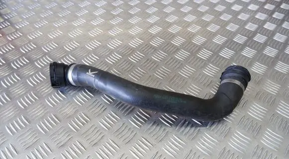BMW 5 G30 G31 Engine coolant pipe/hose 8572911