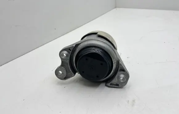 Engine mount bracket