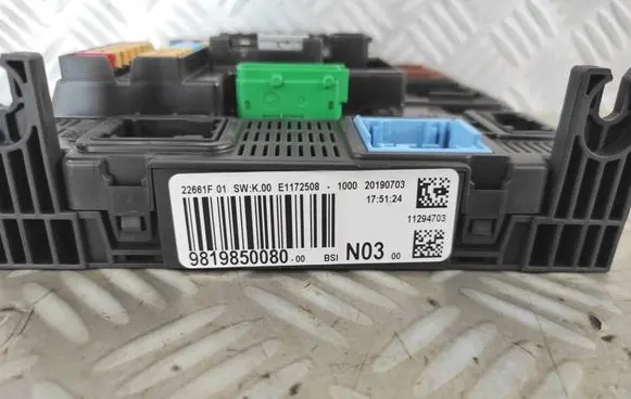 Peugeot 208 Fuse module 9819850080