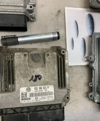 Volkswagen Caddy Engine control unit/module 03G906021FF 0281013157