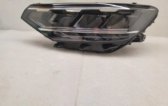 Volkswagen PASSAT B8 Headlight/headlamp