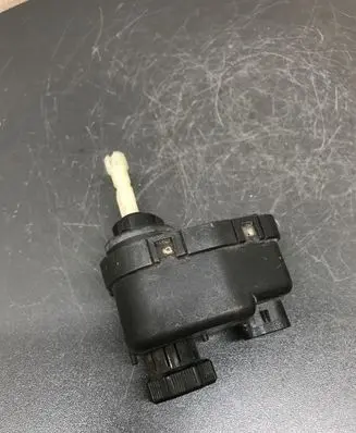Opel Vectra B Headlight level adjustment motor 0132008306