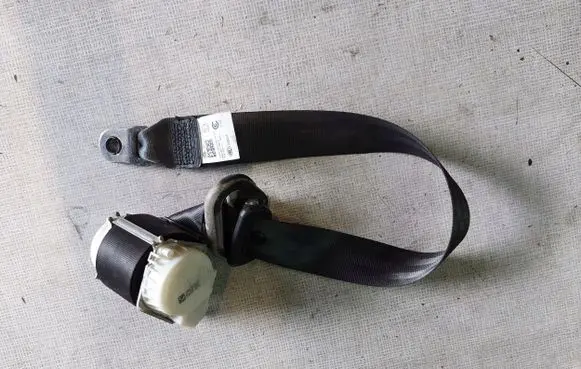 Volkswagen Caddy Front seatbelt 2K5857706A