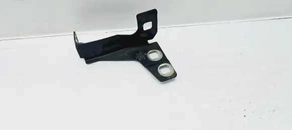 Porsche Cayenne (9PA) Fender mounting bracket 7L5805609B