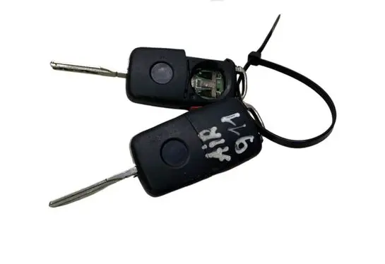 Volkswagen Jetta VI Ignition key/card 5K0837202AK 5FA01020621