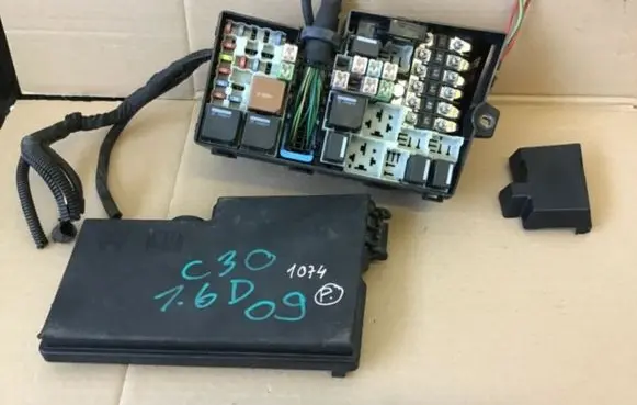 Volvo C30 Fuse box set 518818000 3M5T14A142AB