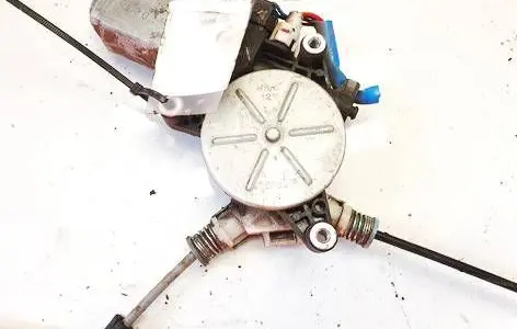 Honda CR-V Front door window regulator motor 202129